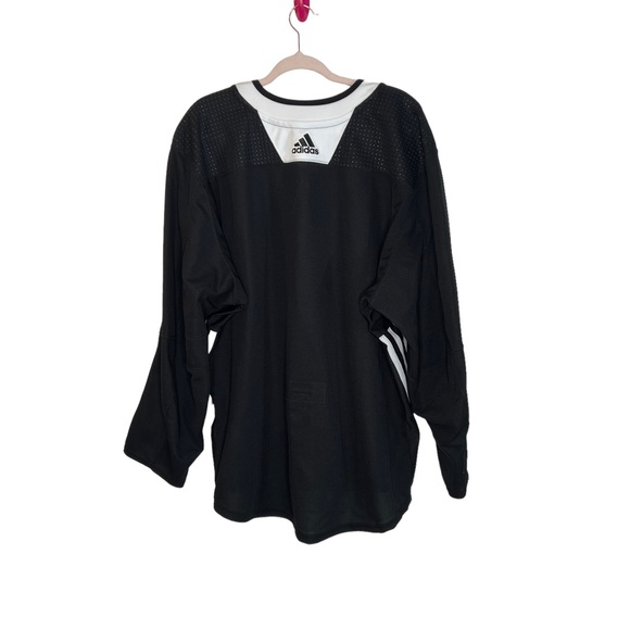 Adidas NHL Detroit Red Wings black jersey - Picture 2 of 7